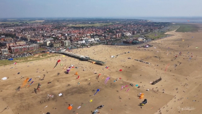 İngiltere'deki uçurtma festivalinde keyifli anlar yaşandı